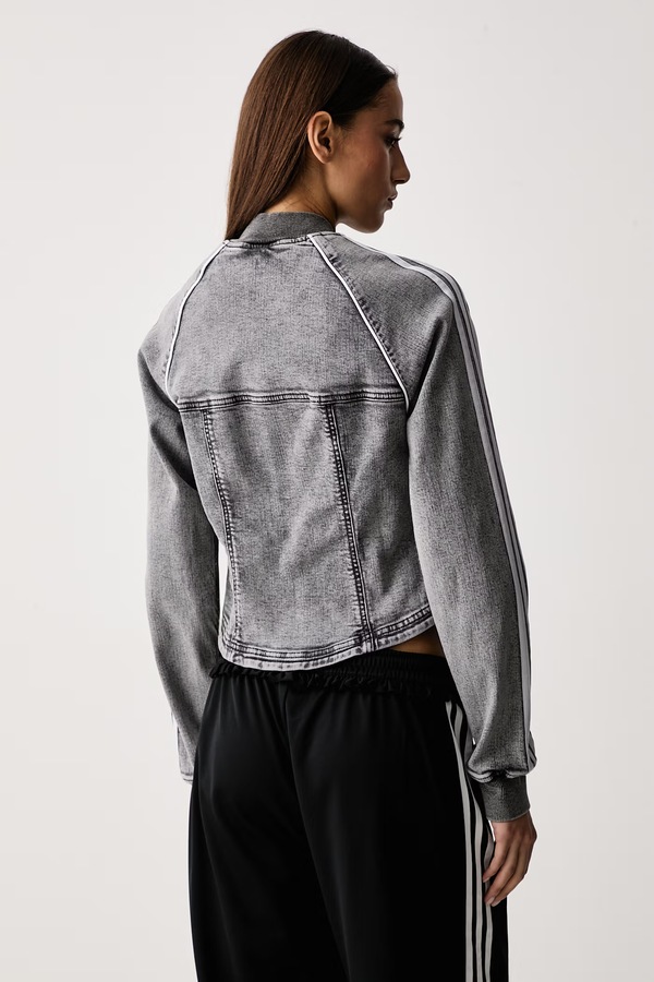 Кофта на застібці жіноча джинсова adidas Originals Superstar Denim Corset колір сірий фото 2