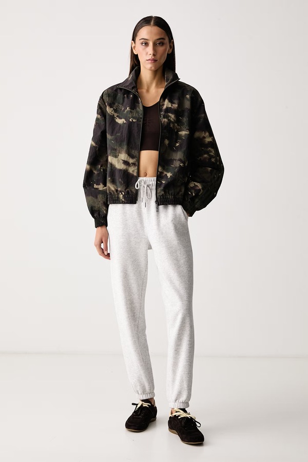 Кофта на застежке женская adidas Originals Camouflage цвет зеленый