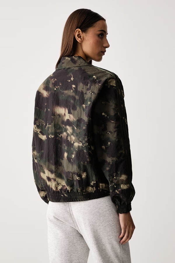 Кофта на застежке женская adidas Originals Camouflage цвет зеленый фото 2