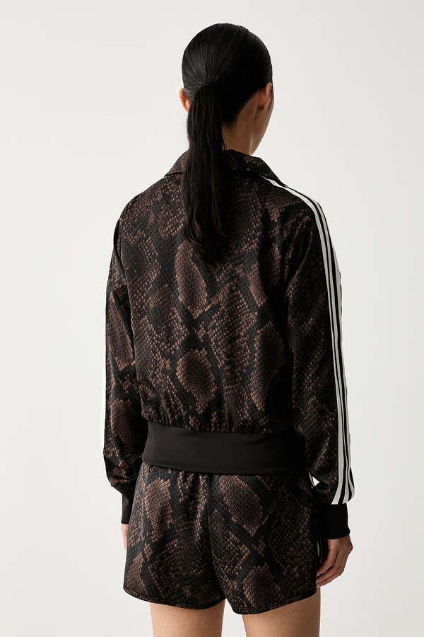Кофта на застібці жіноча adidas Originals Satin Snake колір коричневий фото 2