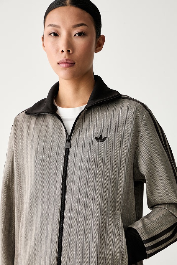 Кофта на застібці жіноча adidas Originals колір бежевий фото 4