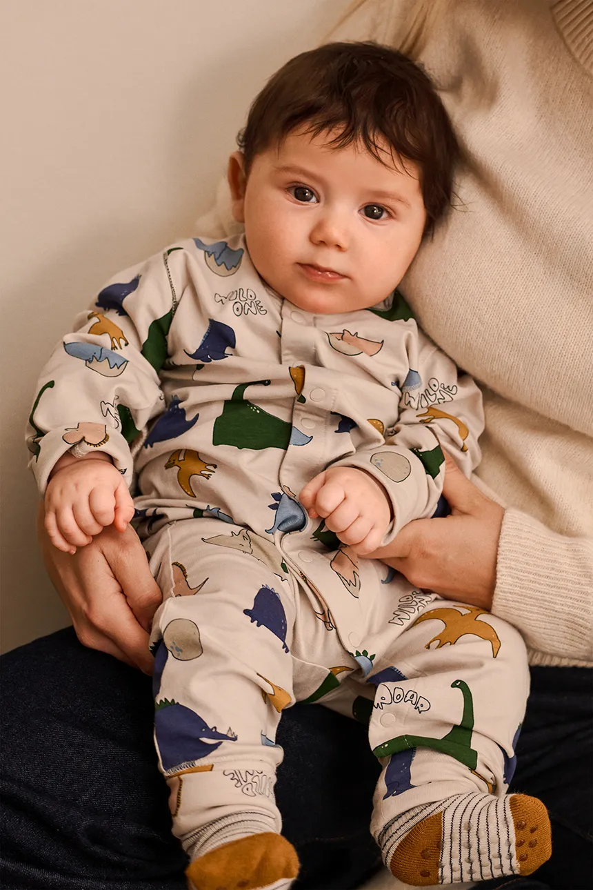 Чоловічок дитячий бавовняний з еластаном Liewood Birk Grow Printed Pyjamas Jumpsuit колір бежевий фото 3