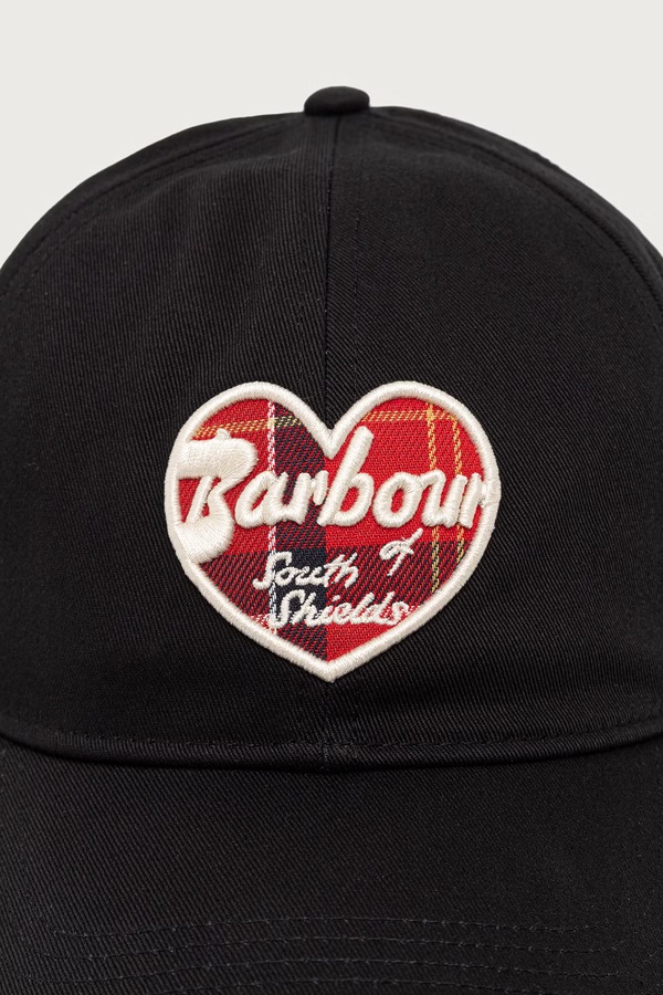 Кепка жіноча бавовняна Barbour колір чорний фото 2