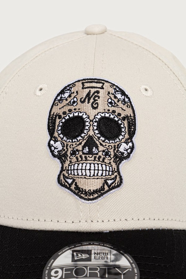 Кепка бавовняна New Era NE SKULL 940 IVOBLK колір бежевий фото 2