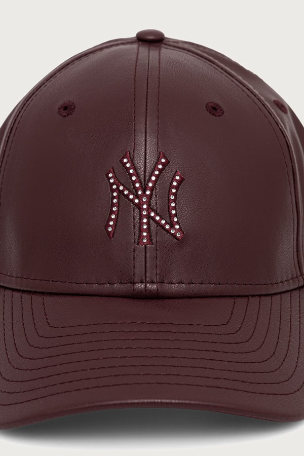 Кепка зі штучної шкіри New Era DIAMANTE PU 9FORTY® MC