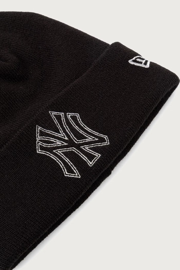 Шапка New Era beanie METALLIC OUTLINE колір чорний фото 2