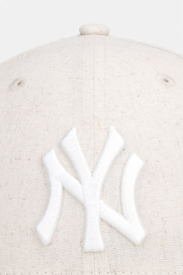 Бейсболка з додаванням льону New Era LINEN 940 MC NYY колір бежевий