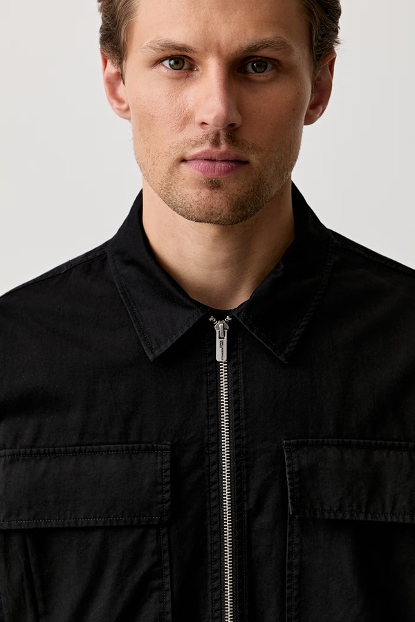 Коротка куртка чоловіча бавовняна Karl Lagerfeld Jeans колір чорний фото 4