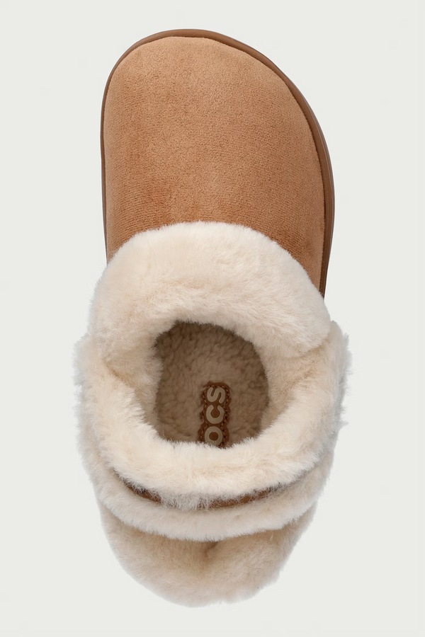 Шльопанці жіночі Crocs Classic Unfurgettable Suede Clog колір бежевий фото 4