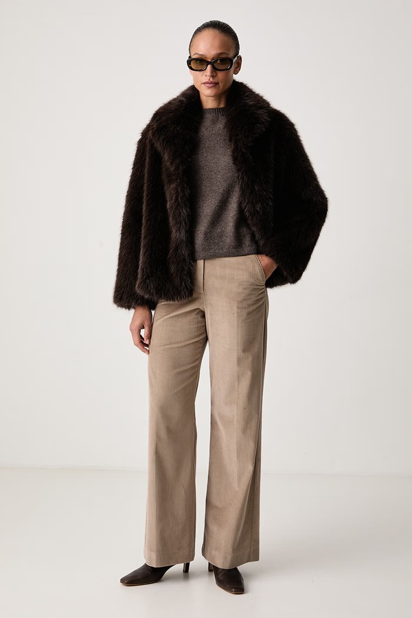 Пальто зі штучного хутра жіноче Weekend Max Mara WKIOZIOSO колір коричневий фото 2