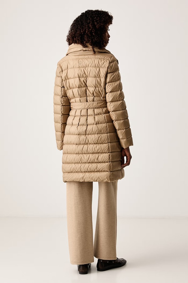 Пуховая куртка женская Weekend Max Mara WKDSARTA цвет бежевый фото 2