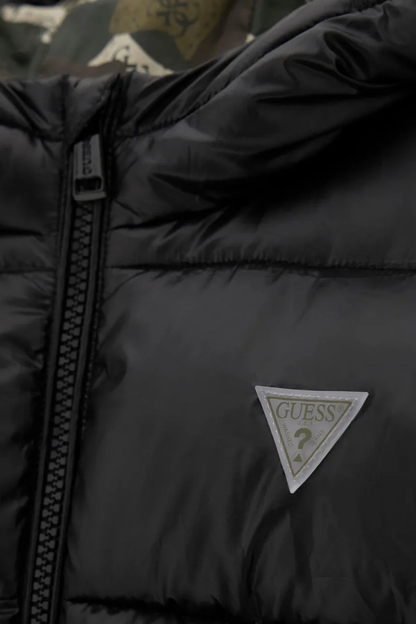 Стеганая куртка детская Guess цвет черный фото 2