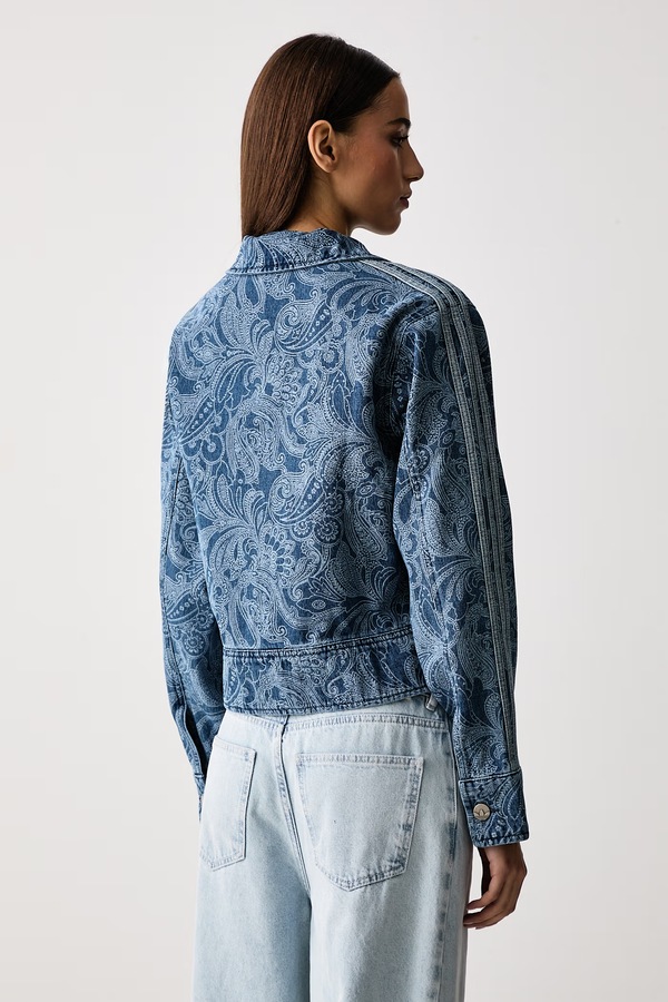 Демісезонна куртка жіноча джинсова adidas Originals Liberty колір блакитний фото 2