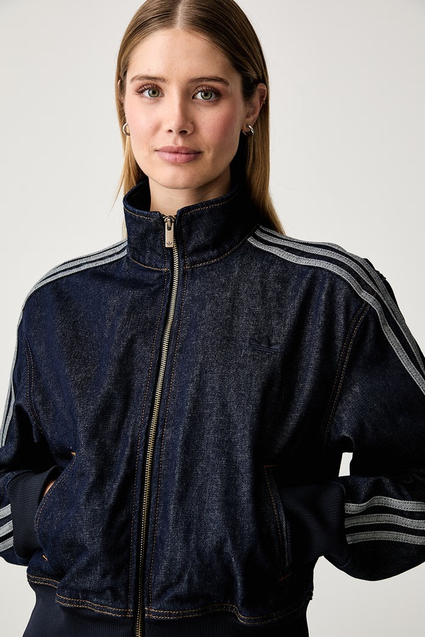 Джинсова куртка жіноча джинсова adidas Originals Firebird колір блакитний фото 4