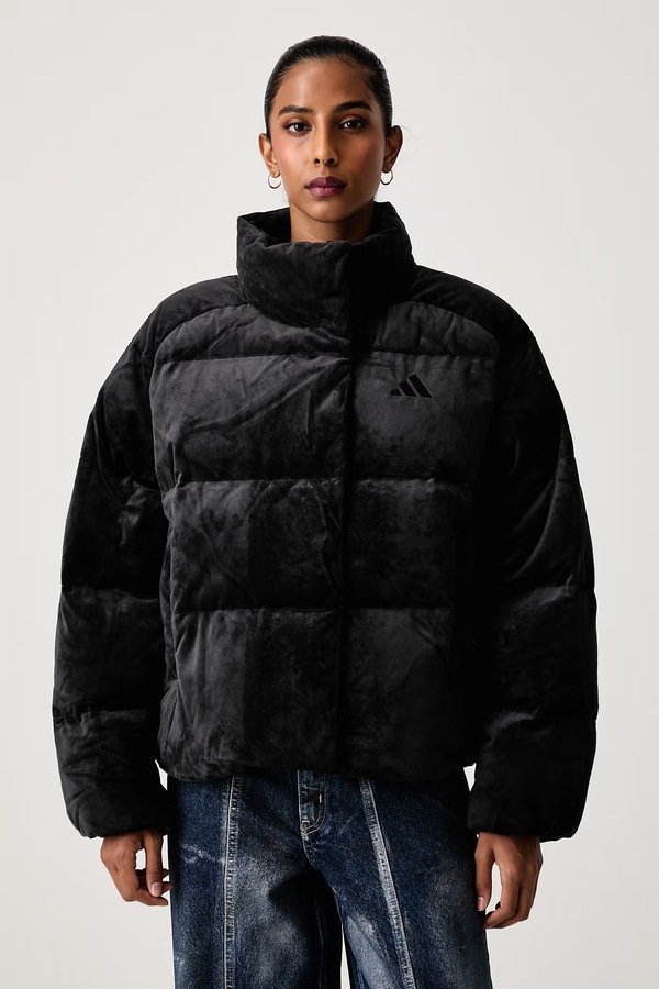 Короткая куртка женская adidas Helionic цвет черный