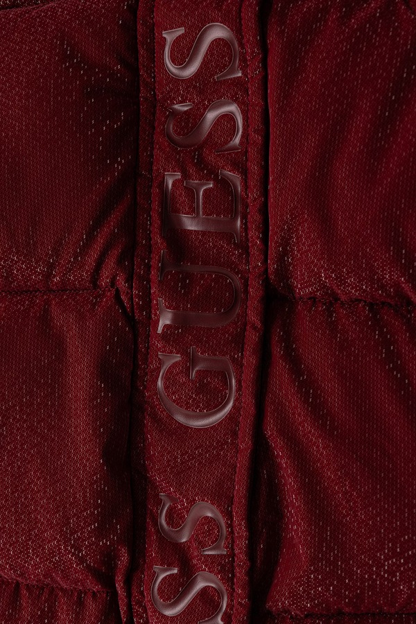 Стьобана куртка дитяча Guess колір бордовий фото 2
