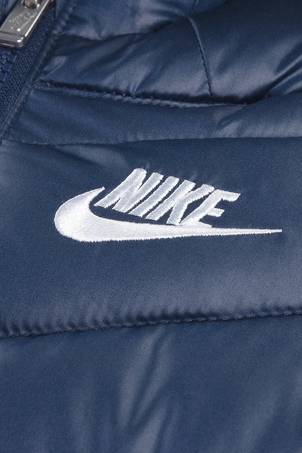 Стьобана куртка дитяча Nike колір темно-синій фото 2