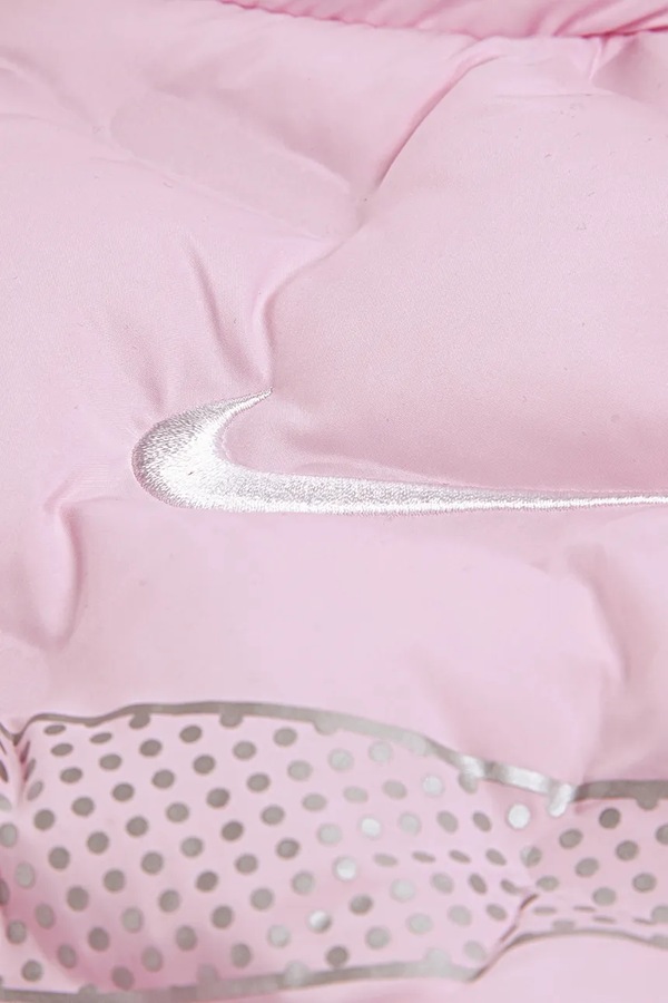 Стеганая куртка детская Nike цвет розовый фото 2