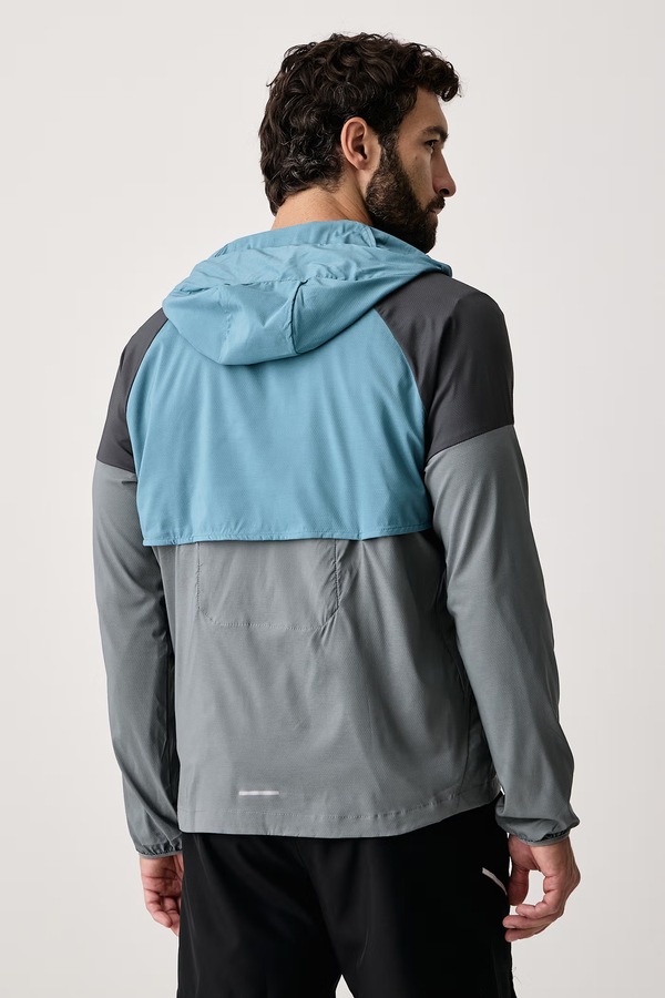 Куртка для бігу чоловіча Nike Impossibly Light Windrunner колір сірий фото 3