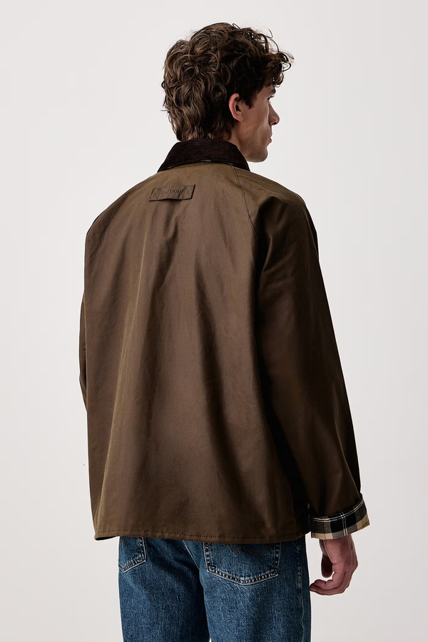 Демисезонная куртка мужская Barbour цвет коричневый фото 2