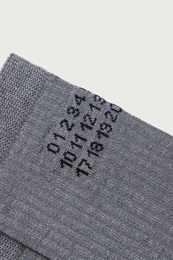 Шкарпетки жіночі MM6 Maison Margiela колір сірий фото 2