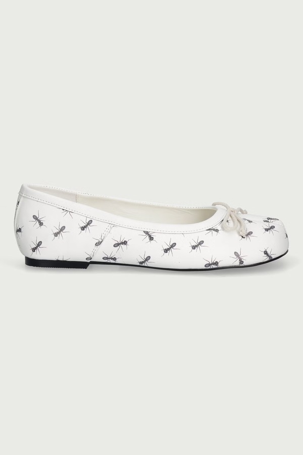 Балетки Koi Footwear SCUTTLE ANT PRINT TABI BALLET FLATS колір бежевий фото 2