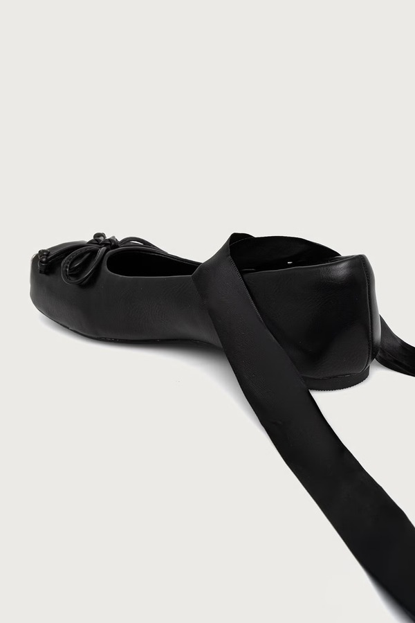 Балетки Koi Footwear BLITHE METAL TOE BALLET FLATS колір чорний фото 3