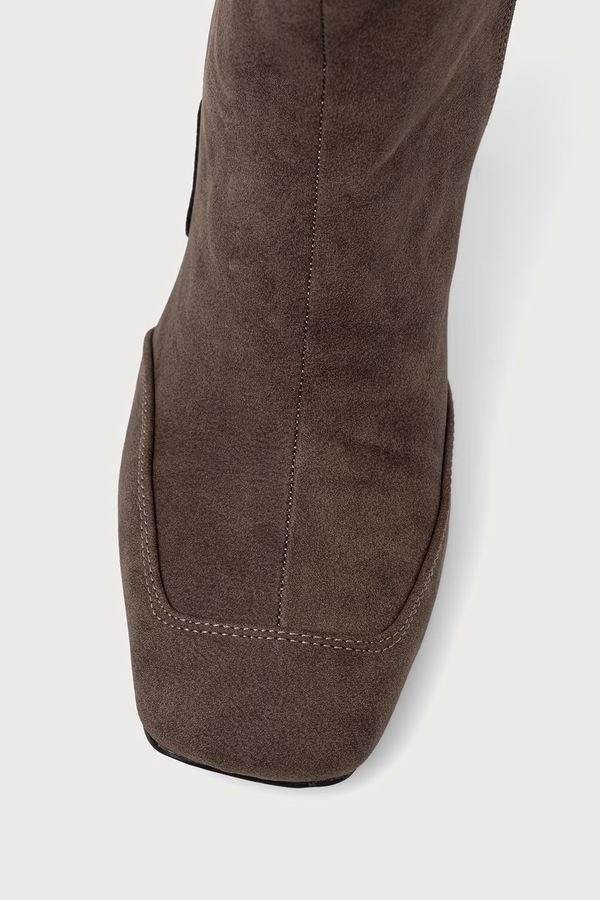 Чоботи на високих підборах жіночі Koi Footwear Odyssey Padded Curve Heel Boots колір коричневий фото 4