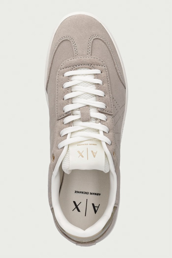 Кросівки жіночі замшеві Armani Exchange колір бежевий фото 4