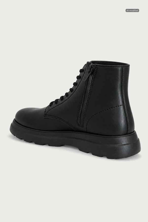 Походные ботинки мужские кожаные Armani Exchange цвет черный фото 2