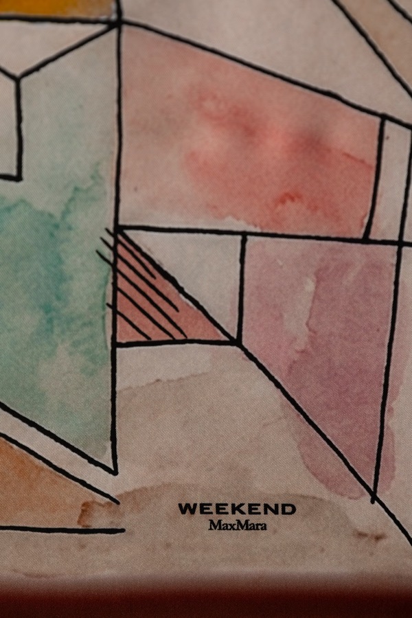 Хустка на шию жіноча шовкова Weekend Max Mara WKAONESTO колір бежевий фото 3
