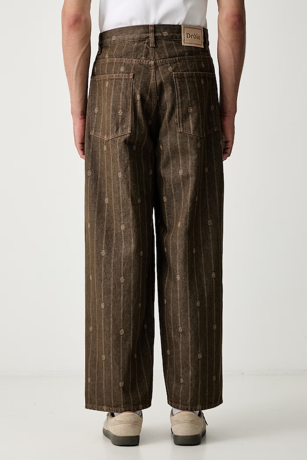 Джинси relaxed fit чоловічі Drôle de Monsieur Monogram колір коричневий фото 3