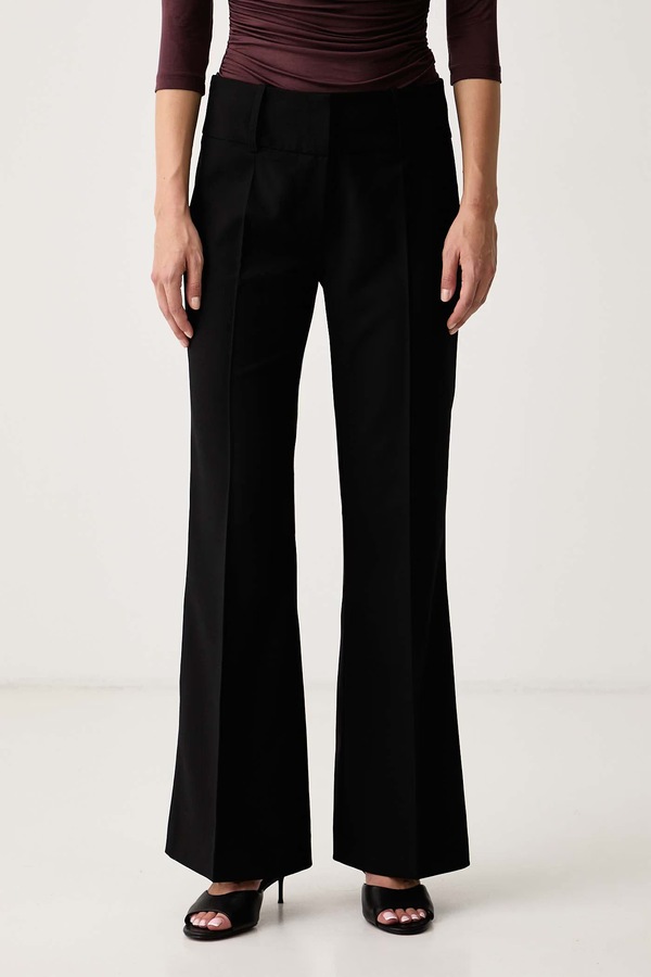 Костюмные брюки женские Le Privé ARLETTE TROUSERS NOIR цвет черный