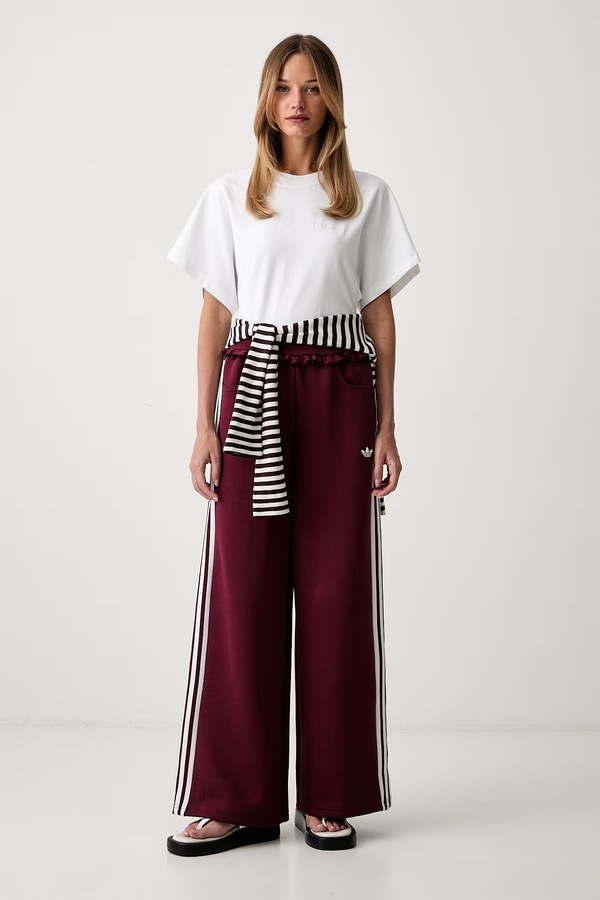 Спортивные брюки женские adidas Originals Pleated Spacer цвет бордовый