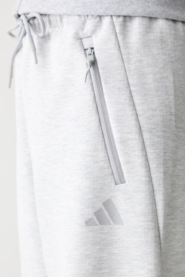 Спортивні штани жіночі з бавовною adidas Z.N.E колір сірий фото 4