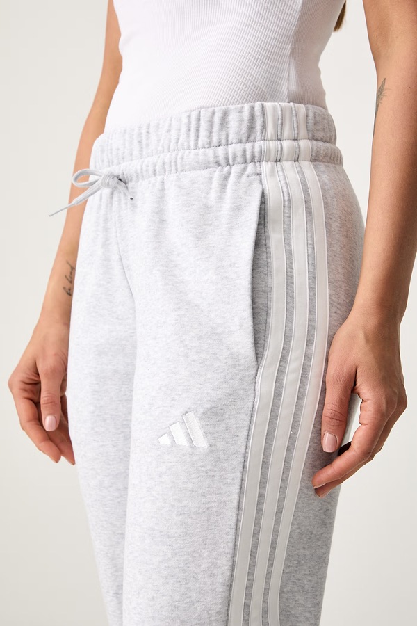 Спортивні штани жіночі з бавовною adidas Essentials колір сірий фото 4