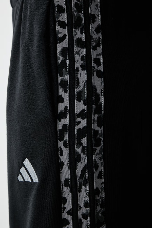 Спортивні штани жіночі з бавовною adidas Leopard Pack колір чорний фото 4