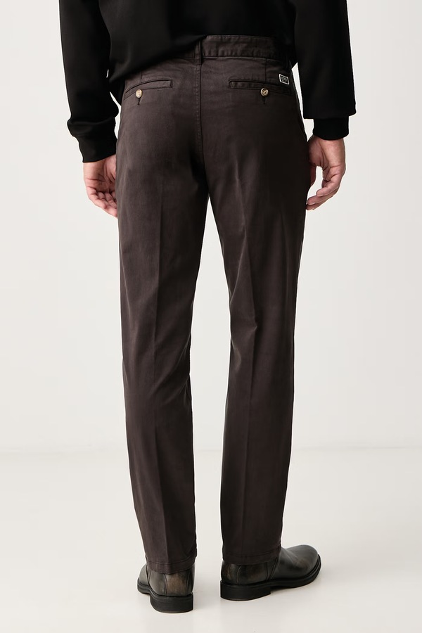 Штани slim fit чоловічі бавовняні з еластаном Guess колір коричневий фото 3
