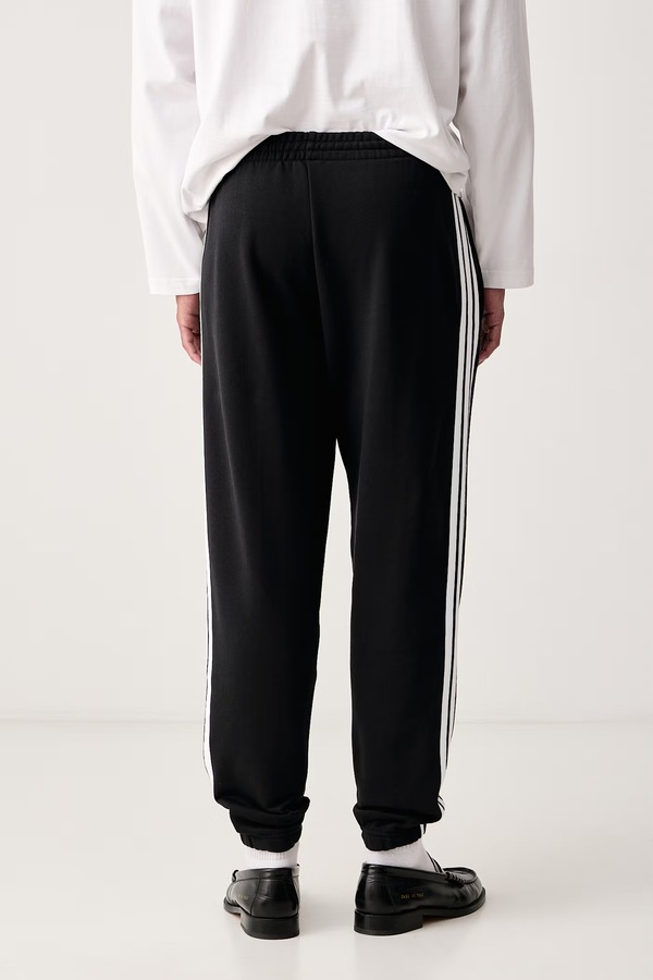 Спортивные брюки мужские хлопковые adidas Essentials цвет черный фото 2
