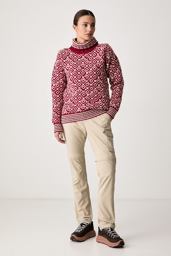 Гольф шерстяной Devold Svalbard Wool цвет красный