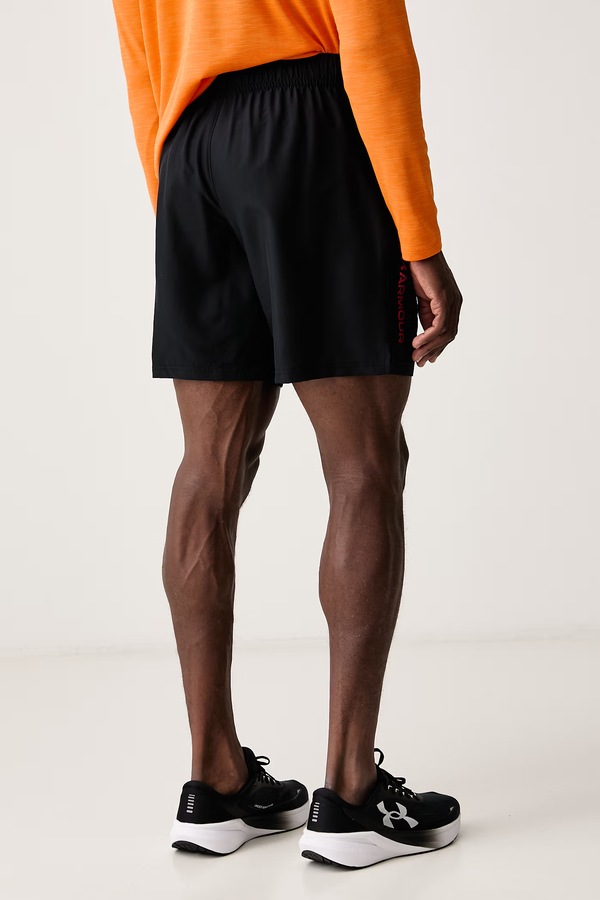 Спортивні шорти чоловічі Under Armour Vanish Woven колір чорний фото 3
