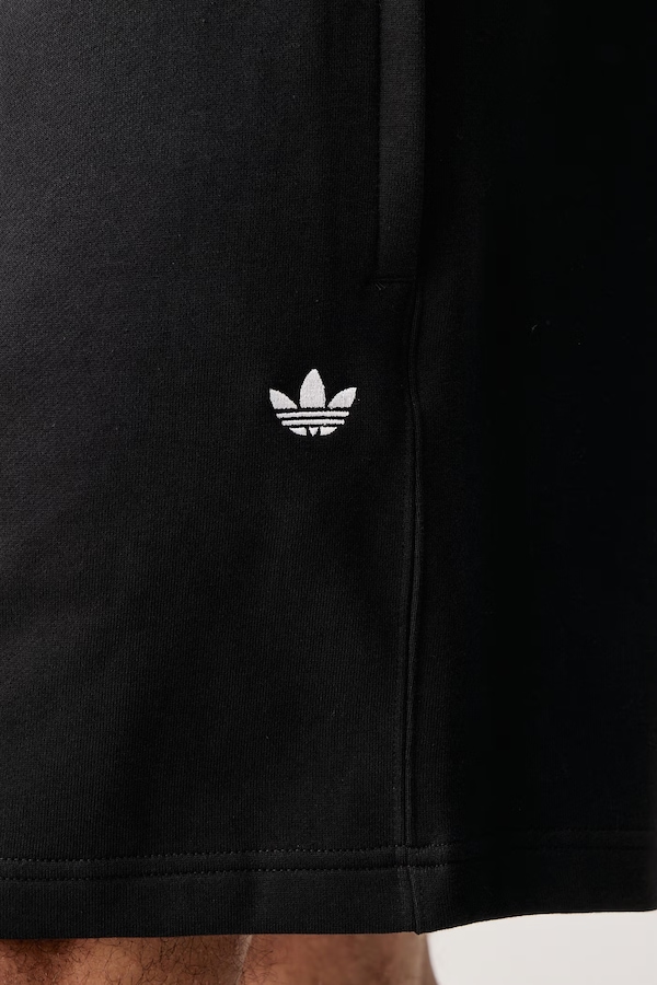 Трикотажні шорти чоловічі з бавовною adidas Originals Essentials колір чорний фото 4