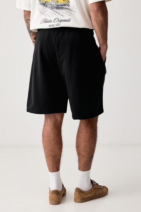 Трикотажні шорти чоловічі бавовняні adidas Originals Essentials колір чорний фото 2