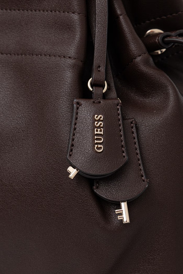 Сумочка жіноча зі штучної шкіри Guess KARIMA колір коричневий фото 4