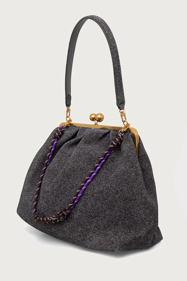 Сумка крос-боді жіноча замшева Weekend Max Mara WKAUTILE колір сірий фото 3