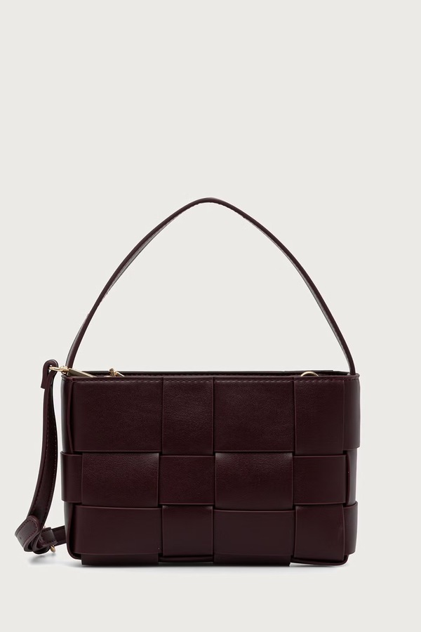 Crossbody та Через плече