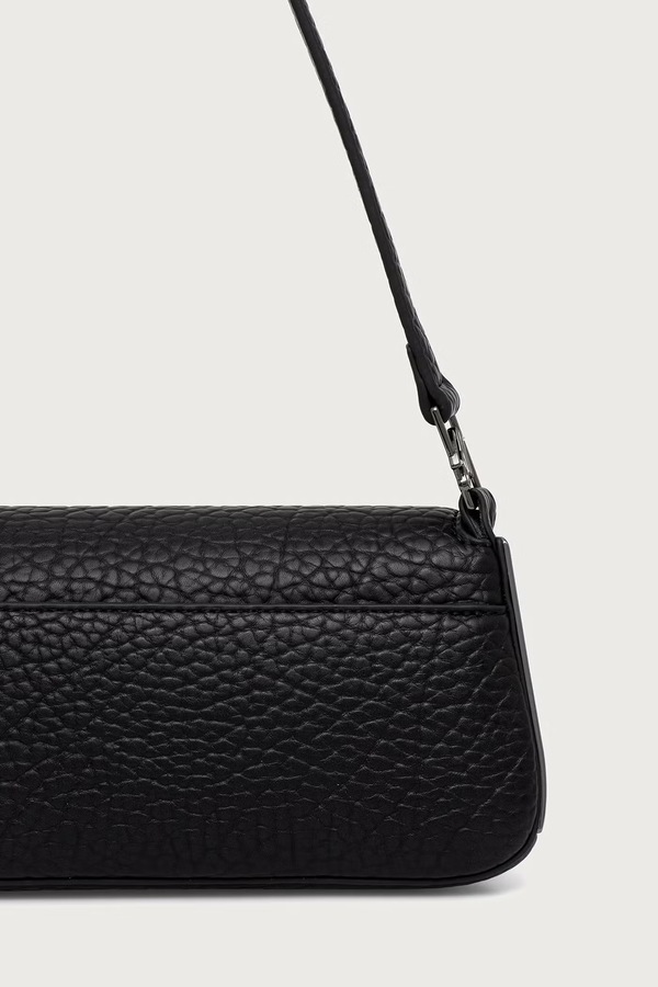 Сумка baguette жіноча зі штучної шкіри Steve Madden Baster колір чорний фото 3