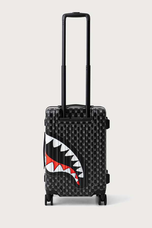 Жорстка валіза Sprayground SHARKS IN PARIS колір чорний фото 2