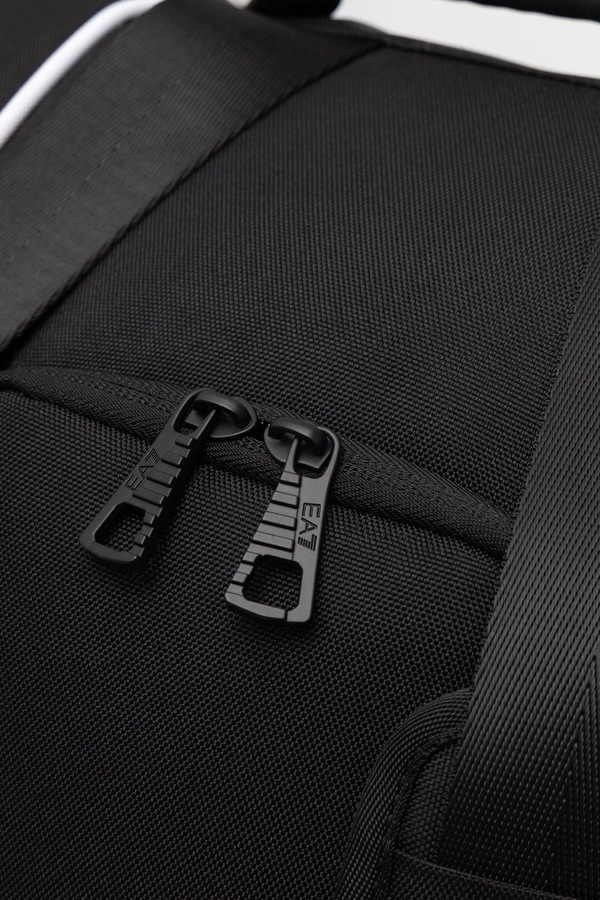 Спортивна сумка EA7 Emporio Armani колір чорний фото 4