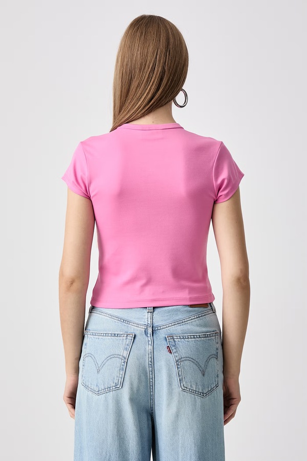 Футболка жіноча з віскозою Juicy Couture OLD GOTHIC JUICY BABY колір рожевий фото 3